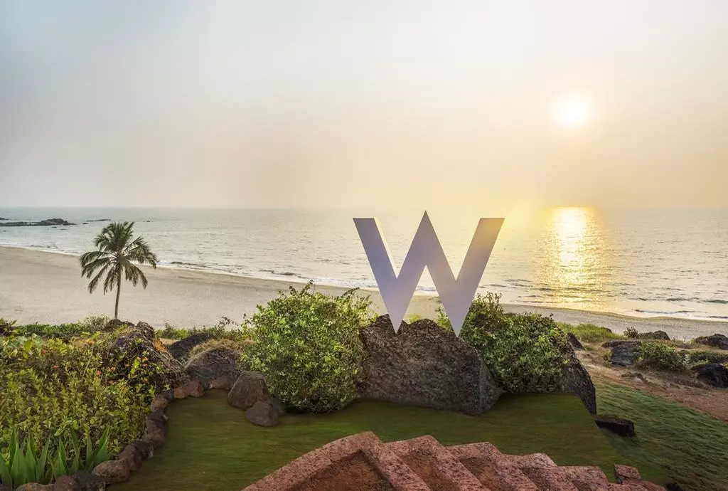 w_goa_shabavizparvaz_01.jpg w_goa_shabavizparvaz_01.jpg