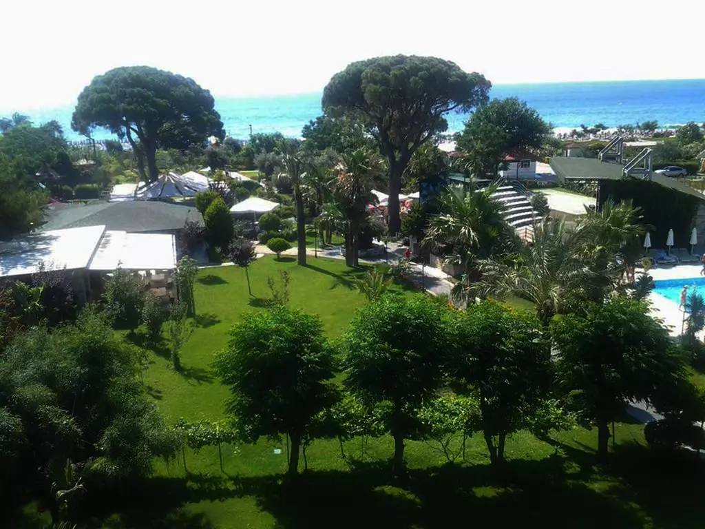 zena_resort_hotel_kemer_shabavizparvaz.jpg