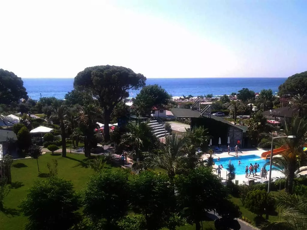 zena_resort_hotel_kemer_shabavizparvaz_01.jpg