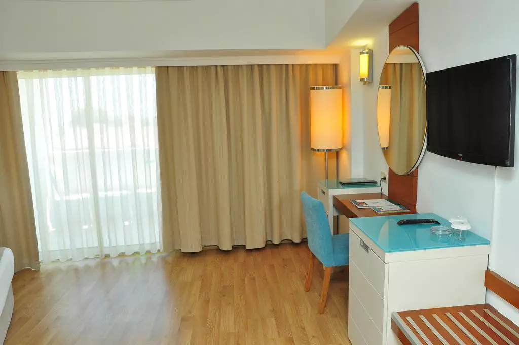 zena_resort_hotel_kemer_shabavizparvaz_02.jpg