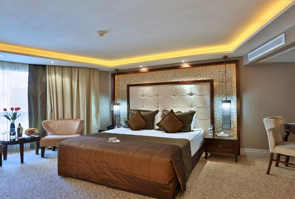 zurich_istanbul_shabavizparvaz_07.jpg