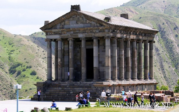 TEMPLE_OF_GARNI_2